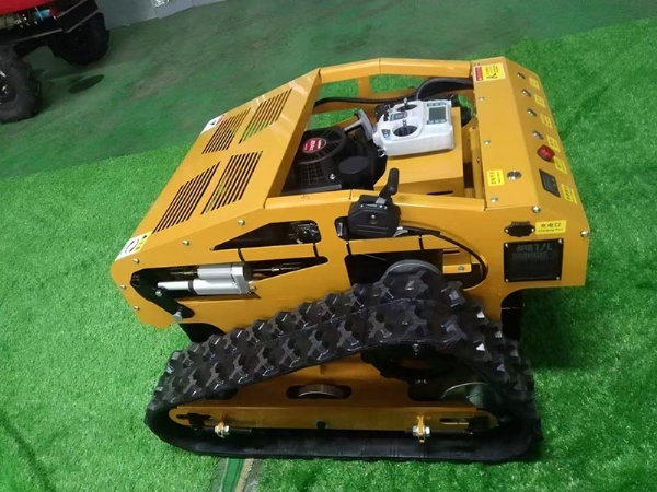 無線遙控割草機告別傳統除草模式